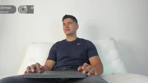 _juanes__ online show from December 24, 2:54 pm