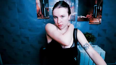 Snapshot of _julianaini_ chatting on September 25, 6:50 am Jolia online show from September 25, 6:50 am