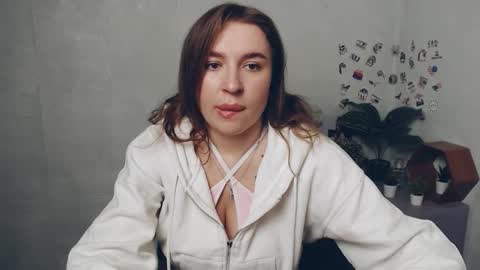 Snapshot of _julianaini_ chatting on November 5, 11:21 am Jolia online show from November 5, 11:21 am