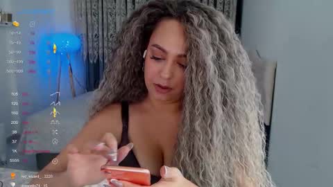 _just_a_queen_3 online show from November 5, 5:02 pm