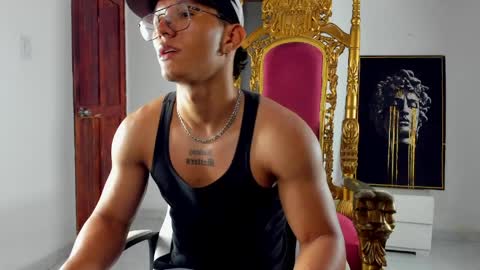 Snapshot of _justin_andrew1 chatting on March 27, 3:45 am justin online show from March 27, 3:45 am