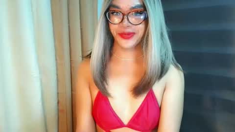 Snapshot of _karie_ chatting on May 1, 8:24 pm _karie_ online show from May 1, 8:24 pm
