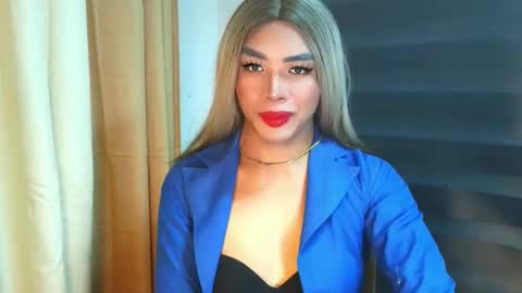 Snapshot of _karie_ chatting on May 6, 2:08 am _karie_ online show from May 6, 2:08 am