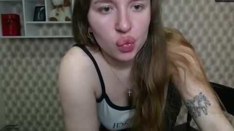 Snapshot of _kassiarayne_ chatting on April 13, 7:14 am Kassie online show from April 13, 7:14 am
