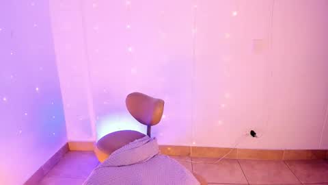     online show from March 13, 9:16 am