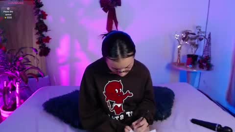 Snapshot of _kathy_and_myke chatting on December 4, 7:28 am Kathy and Myke online show from December 4, 7:28 am