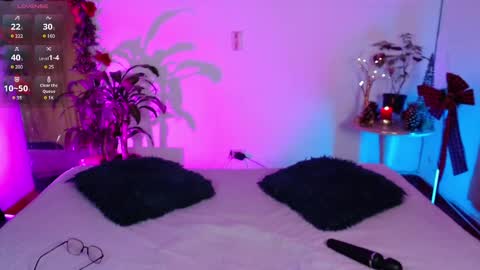 Snapshot of _kathy_and_myke chatting on December 11, 2:30 am Kathy and Myke online show from December 11, 2:30 am