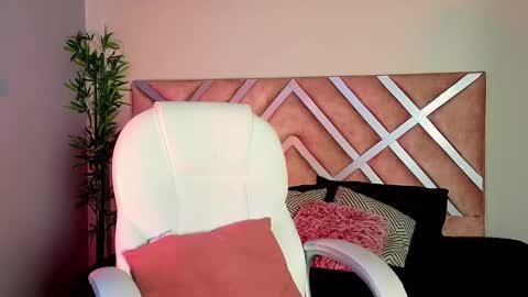 kelly online show from February 11, 12:27 pm