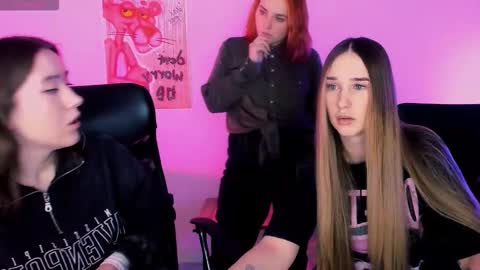 _kellykitten_ online show from February 8, 10:07 am