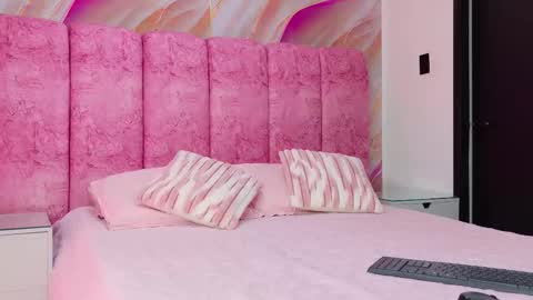 Kendall online show from March 25, 12:00 pm