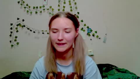 _kikiclark_ online show from November 23, 8:52 pm