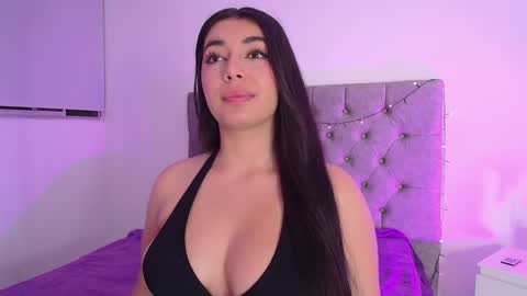 _kimtorres_ online show from January 31, 11:56 pm