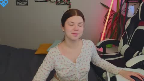 Molly   Emily online show from January 22, 5:37 am