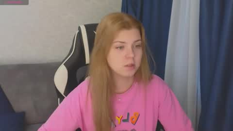 Molly   Emily online show from October 12, 1:21 pm