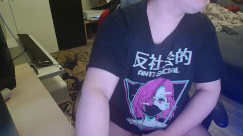 Snapshot of _kitsu_ chatting on February 17, 12:43 am _kitsu_ online show from February 17, 12:43 am