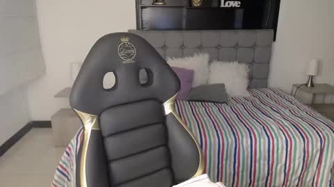 Snapshot of _kitten_1 chatting on January 13, 12:45 pm _kitten_1 online show from January 13, 12:45 pm