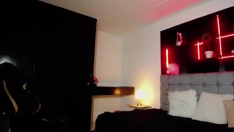 Snapshot of _kitten_1 chatting on February 20, 5:33 am _kitten_1 online show from February 20, 5:33 am