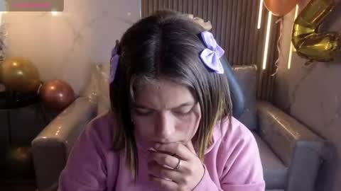Snapshot of _kitten_1 chatting on July 9, 1:53 am _kitten_1 online show from July 9, 1:53 am