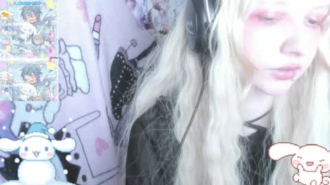 Snapshot of _kuroneeko_ chatting on December 20, 10:49 am  kuro  online show from December 20, 10:49 am