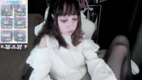 Snapshot of _kuroneeko_ chatting on October 3, 7:38 am  kuro  online show from October 3, 7:38 am