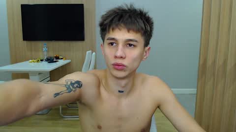 Snapshot of _kurt chatting on December 14, 3:40 am Kurt online show from December 14, 3:40 am