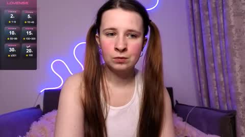 _kylle_ online show from November 23, 7:46 pm