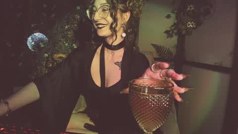 Snapshot of _lady_luna_ chatting on January 17, 12:20 am Lady Luna online show from January 17, 12:20 am