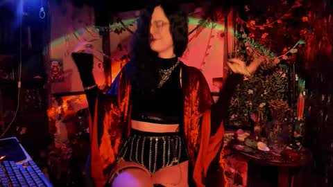 Snapshot of _lady_luna_ chatting on October 20, 11:49 pm Lady Luna online show from October 20, 11:49 pm