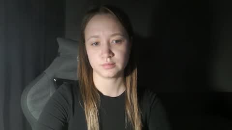 _lalune_ online show from March 6, 10:23 am