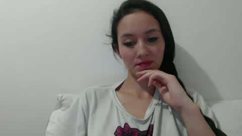 Snapshot of _laureneyes chatting on December 15, 11:20 pm Lauren 3 online show from December 15, 11:20 pm