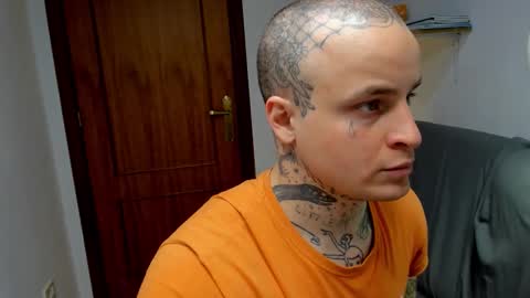 Layne online show from March 24, 10:31 am