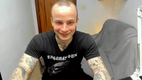 Layne online show from April 16, 10:49 am