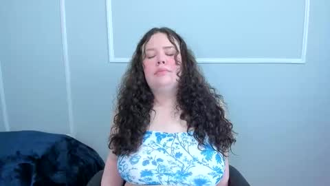 Snapshot of _leana_oo chatting on May 17, 6:26 pm leana online show from May 17, 6:26 pm