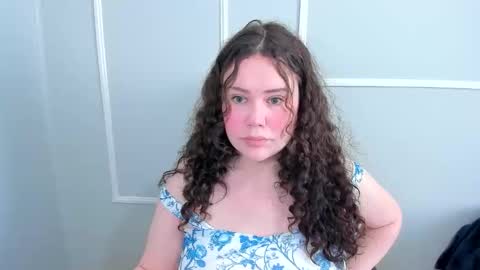 Snapshot of _leana_oo chatting on June 1, 3:03 pm leana online show from June 1, 3:03 pm