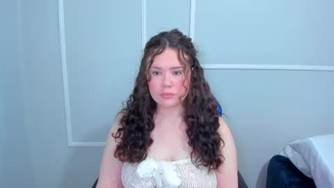 Snapshot of _leana_oo chatting on July 1, 1:34 pm leana online show from July 1, 1:34 pm