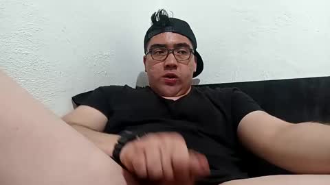 Snapshot of _leclerc_ chatting on February 16, 6:10 pm _leclerc_ online show from February 16, 6:10 pm