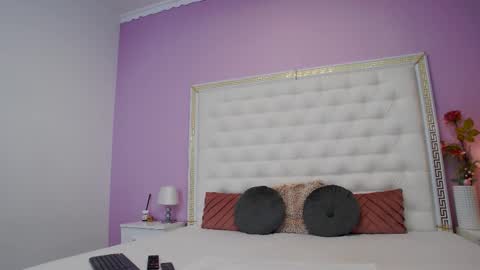 Lena Paul online show from December 17, 4:51 am