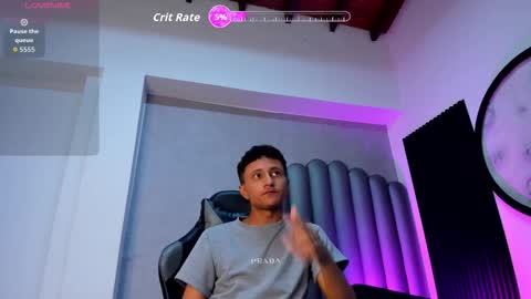 Snapshot of _leohot_ chatting on November 9, 3:38 am _leohot_ online show from November 9, 3:38 am