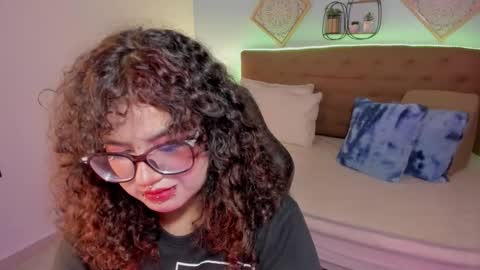 Snapshot of _lilly_miller chatting on November 19, 7:03 pm Liily online show from November 19, 7:03 pm