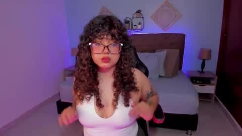 Snapshot of _lilly_miller chatting on November 29, 8:12 pm Liily online show from November 29, 8:12 pm