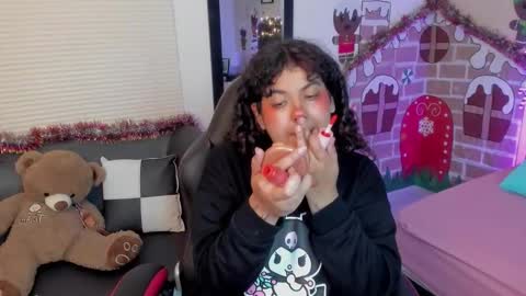 Snapshot of _lilly_miller chatting on December 16, 4:17 am Liily online show from December 16, 4:17 am