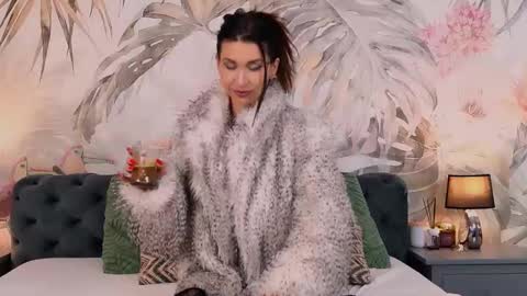 Lisa online show from December 1, 6:02 pm