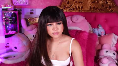 _little_glrl_ online show from April 11, 1:21 am