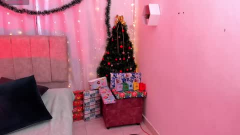 Ivy 3 online show from December 18, 8:03 pm