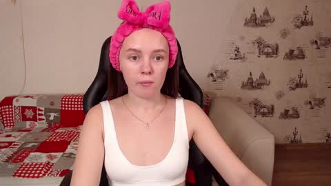 Snapshot of _little_sunshine_ chatting on January 6, 3:42 am  My name is lina Lush is activePrivate is Open online show from January 6, 3:42 am
