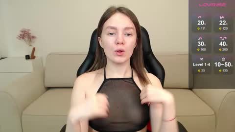 Snapshot of _little_sunshine_ chatting on November 13, 5:17 am My name is lina Lush is activePrivate is Open online show from November 13, 5:17 am