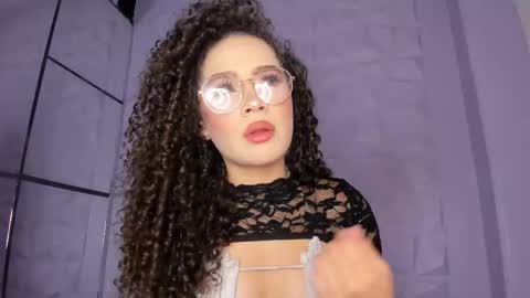 Snapshot of _littlelia chatting on February 4, 2:12 pm Anna online show from February 4, 2:12 pm