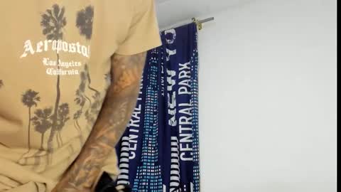 _logan_colton_ online show from December 17, 1:44 am