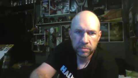 Snapshot of _longfellow chatting on October 9, 4:32 am That guy online show from October 9, 4:32 am