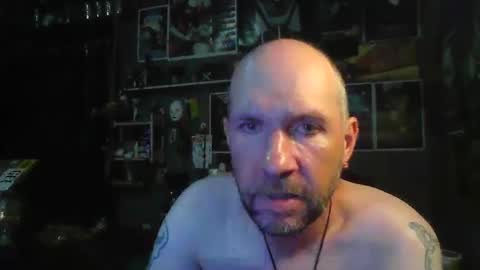 Snapshot of _longfellow chatting on October 9, 7:34 pm That guy online show from October 9, 7:34 pm